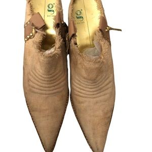 G Brand size 10 tan linen pointed toe muless stacked heel perfect with jeans